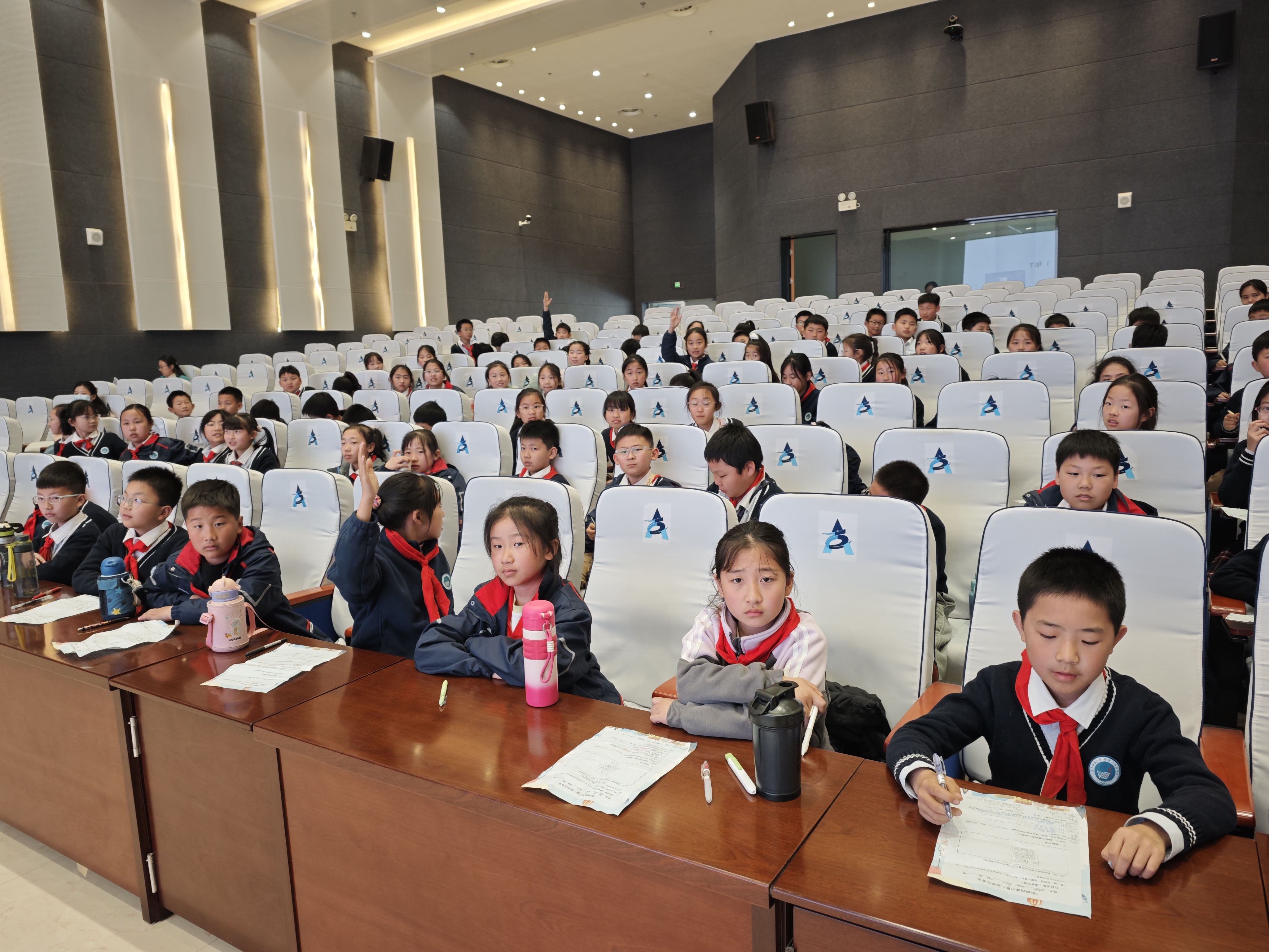图2金竹街小学.jpg