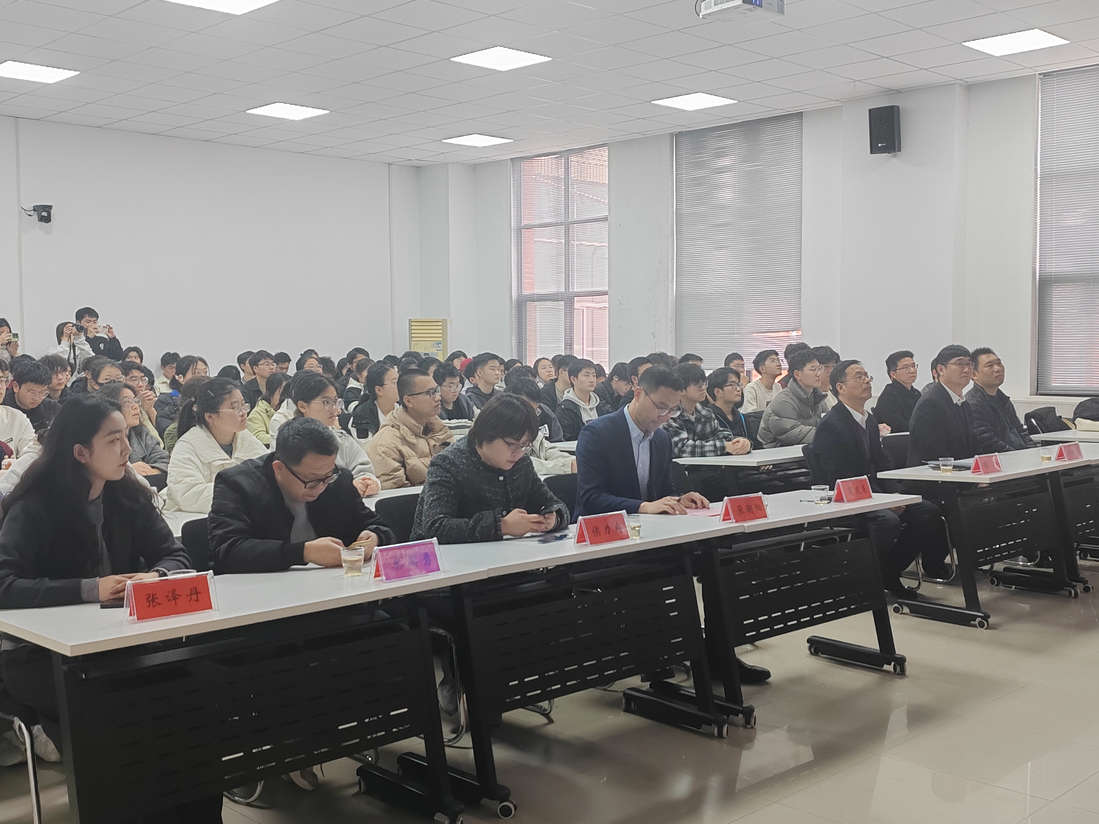 图4信创联盟大讲堂.jpg